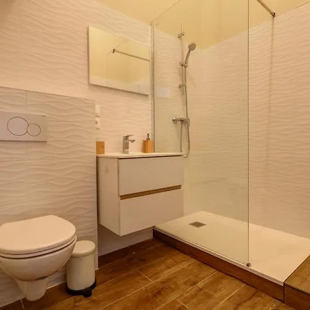 Apartment Duplex Avec Terrasse Proche Perouges Meximieux Cnpe Bugey *