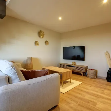 Duplex Avec Terrasse Proche Perouges Meximieux Cnpe Bugey